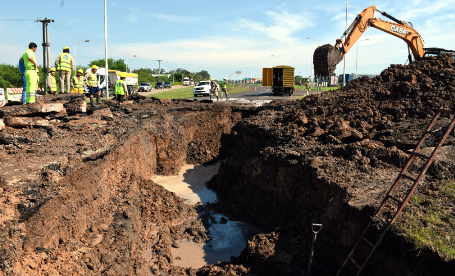 Reparan el antiguo acueducto a Sáenz Peña en  rotonda 16 y avenida Sabin