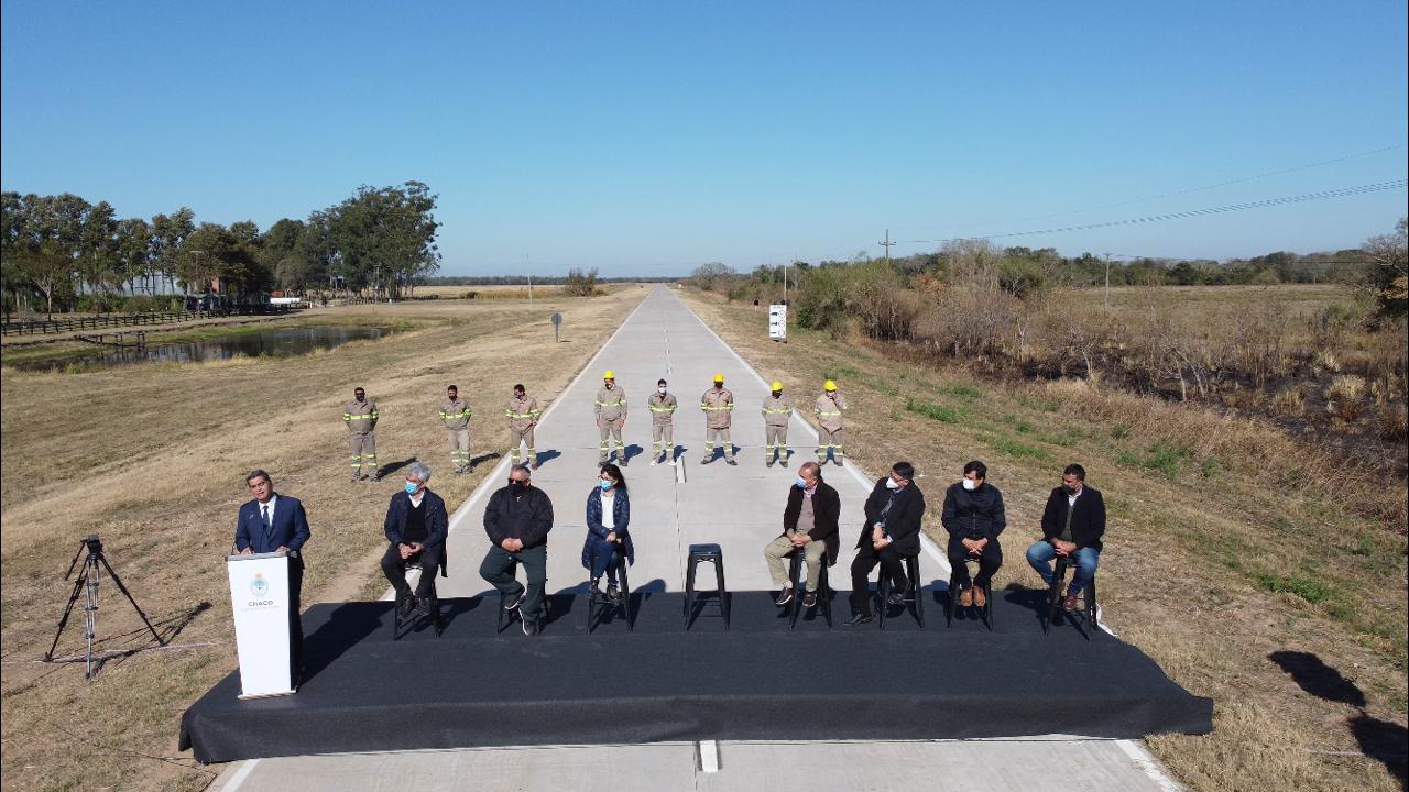 Capitanich inauguró obras de pavimento en ruta 1 y en el acceso a General Vedia